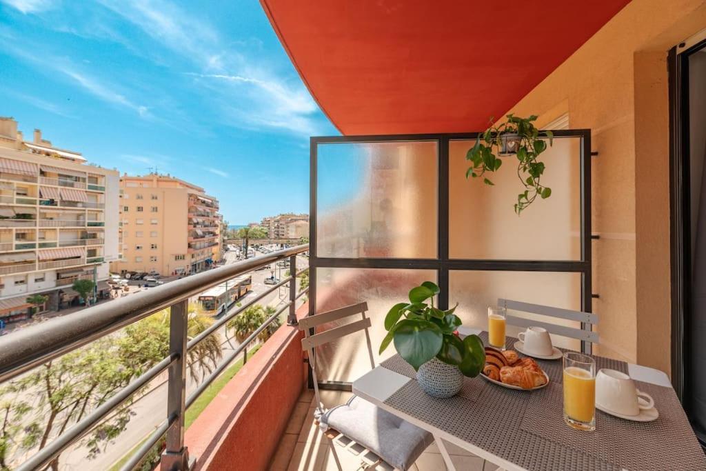 Appartement Cosy Au Centre Ville De Ментона Екстериор снимка